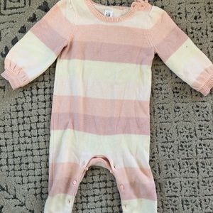 Baby GAP girls 12-18 m knit onsie